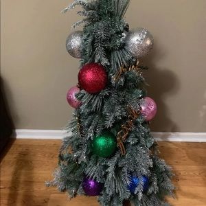 ❌SOLD❌ Victoria’s Secret PINK Christmas tree prop